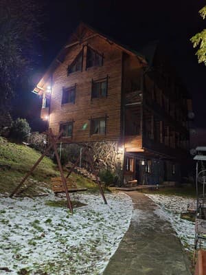 Отель Гуцульская Хата, Яремче: фото, цены, отзывы