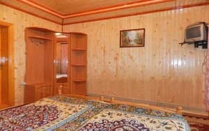 Частная усадьба Возле речки Опир