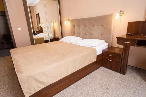 Готель Hotel18 фото 8