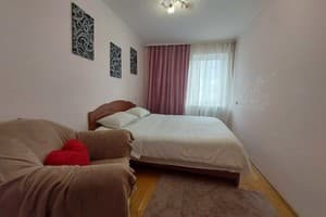 Hotels  Lutsk. Hotel Lutsk day Three-room apartments on Sukhomlynskogo