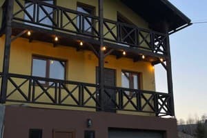 Готелі Пилипця. Готель Yellow House