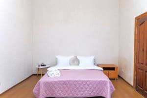 Готелі Полтави. Готель однокімнатна на 1 поверсі з окремим входом.Alex Apartments