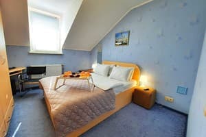 Гостиницы Полтавы. Гостиница Двухкомнатная в центре с бильярдом. Alex Apartments