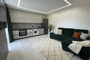 Гостиницы Запорожья. Гостиница Новая дизайнерская студия с великолепным видом (бул. Центральный, 28)