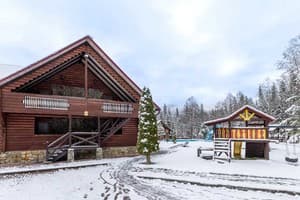 Гостиницы Татарова. Гостиница Хатинка у Румуна