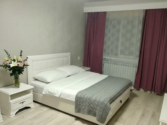 Apartment in the center on Valeriya Lobanovskogo Street 4,  Zaporizhia: photo, prices, reviews