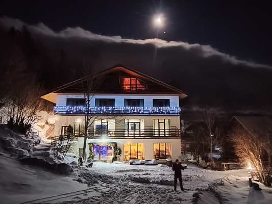 Частная усадьба Домик в горах, Изки: фото, цены, отзывы