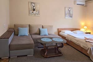 Гостиницы Киева. Гостиница Home Hotel ул. Скоропадского, 5-а