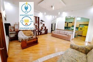 Готелі Полтави. Готель Дворівнева по вул. Юліана Матвійчука. Alex Apartments