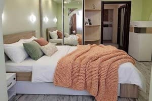 Готелі Дніпра. Готель 2-кім. видові у центрі міста. Мост-Сіті