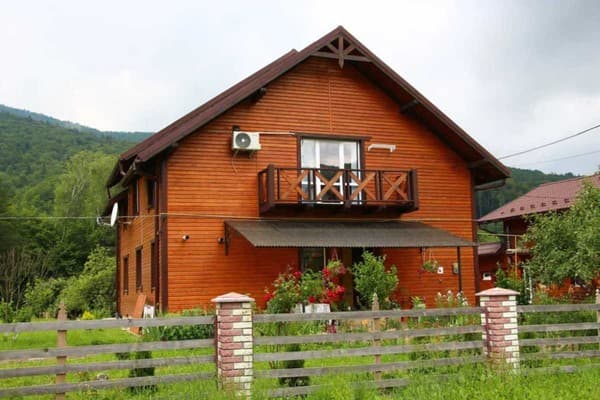 Private estate Across the river, Yaremche: photo, prices, reviews