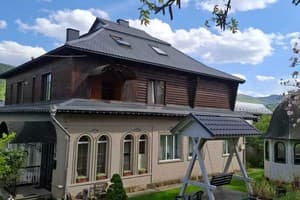 Готелі Яремче. Готель У Крайлюків