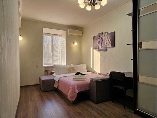 Квартира Однокомнатная в центре, рядом с ЦУМом и Театром Гоголя. Alex Apartments, Полтава: фото, цены, отзывы