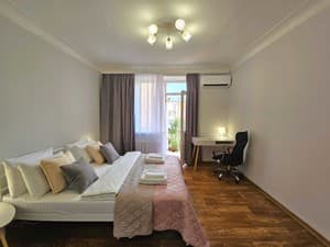 Apartment Baroque style. Terrace. 2-room apartment. City center near TSUM. Documents for business trips provided. Alex Apartments.