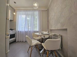 Apartment Baroque style. Terrace. 2-room apartment. City center near TSUM. Documents for business trips provided. Alex Apartments.