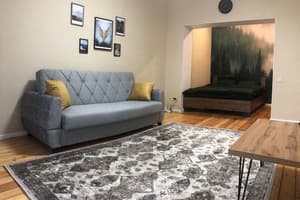 Hotels  Zaporizhia. Hotel In the city center at 8 Vozz'ednannya Ukrainy Street