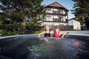 Hotels Yablunytsia. Hotel Mayak Yablunytsia