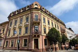 Гостиницы Черновцов. Гостиница Optima Renaissance Черновцы