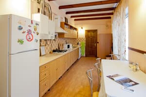 Mini hotel Uyutniy on Shklyaruka Street 12B