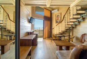 Отели . Гостиница Люкс 4-местный двухуровневый с видом на море. 