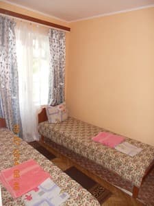 Готелі . Готель Стандарт 4-місний в корпусі №2. 