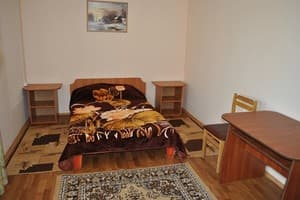 Готелі . Готель Коттедж 4-місний в котеджі №2. 