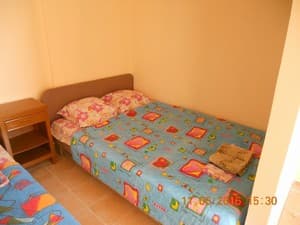 Готелі . Готель Коттедж двохмісний з частковими зручностями. 