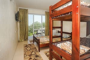 Готелі . Готель Стандарт 4-місний . 