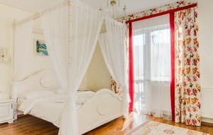 Отели . Гостиница Полулюкс трехместный . 