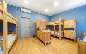 Hotels . Hotel Bed in Mixed Dormitory 7-bed room 7-bedded mixed dormitory room. 