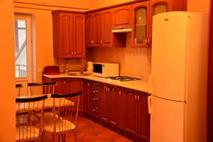 Готелі . Готель Апартаменти-студіо (9с) вул. Суховоля, 9. 