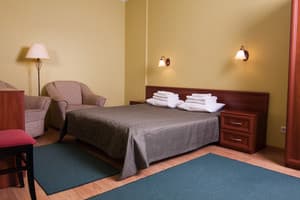 Отели . Гостиница Люкс двухместный 2-х комнатный номер. 