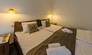 Отели . Гостиница Апартаменты трехместный с видом на горы. 