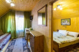 Отели . Гостиница Люкс трехместный двухкомнатный №5. 