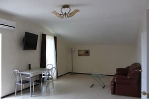 Отели . Гостиница Апартаменты 6-местный Трехкомнатные апартаменты. 