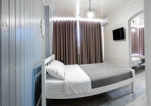 Отели . Гостиница Люкс 4-местный без балкона (с перегородкой). 