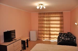 Hotels . Hotel Triple Semeyniy nomer s balkonom. 