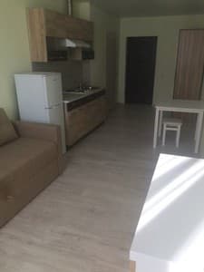 Готелі . Готель Покращений двомісний номер-студіо. 