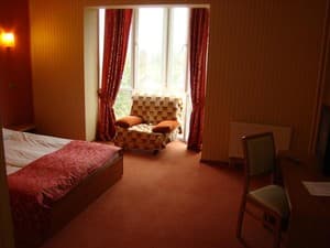 Готелі . Готель Напівлюкс тримісний . 