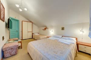 Отели . Гостиница Коттедж 9-местный двухэтажный. 