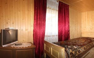 U diadka. Room Cottage 8-places 