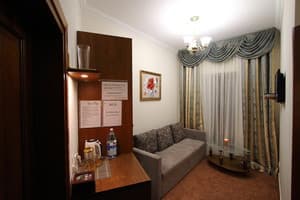 Boomerang Business Hotel. Номер Люкс 4-местный 