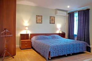 Готелі . Готель 2к. вул. Велика Васильківська, 43/16. 