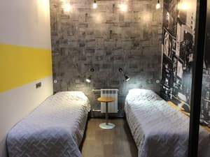 Отели . Гостиница Место в общем трехместном номере Triple. 