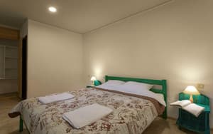 Отели . Гостиница Бунгало с видом на парк. 