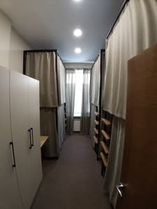 Отели . Гостиница Место в женском 6-местном номере . 