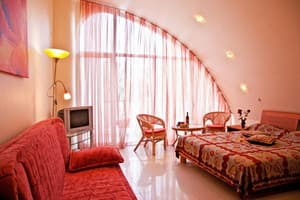 Отели . Гостиница Люкс (№15). 