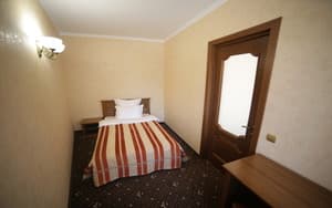 Sonyachniy Promin'. Room Junior suite Triple Polulyuks trehmestniy dvohkomnatniy