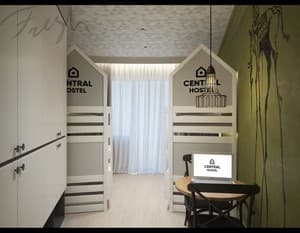 Central Hostel. Номер Место в общем 4-местном номере Purple