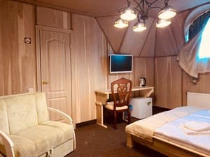 Галицький замок. Номер Полулюкс трехместный 